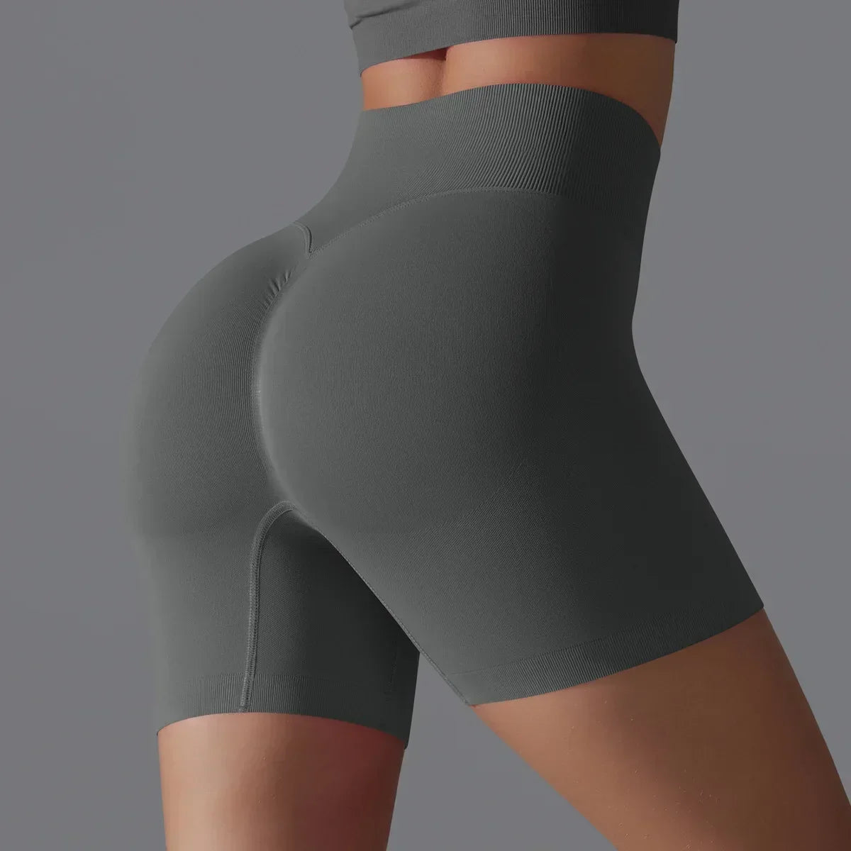 Seamless Solid Color Yoga Shorts, Tight Fitting Running and Fitness Yoga Clothes, High Waist and Hip Lifting Peach Sports Pants