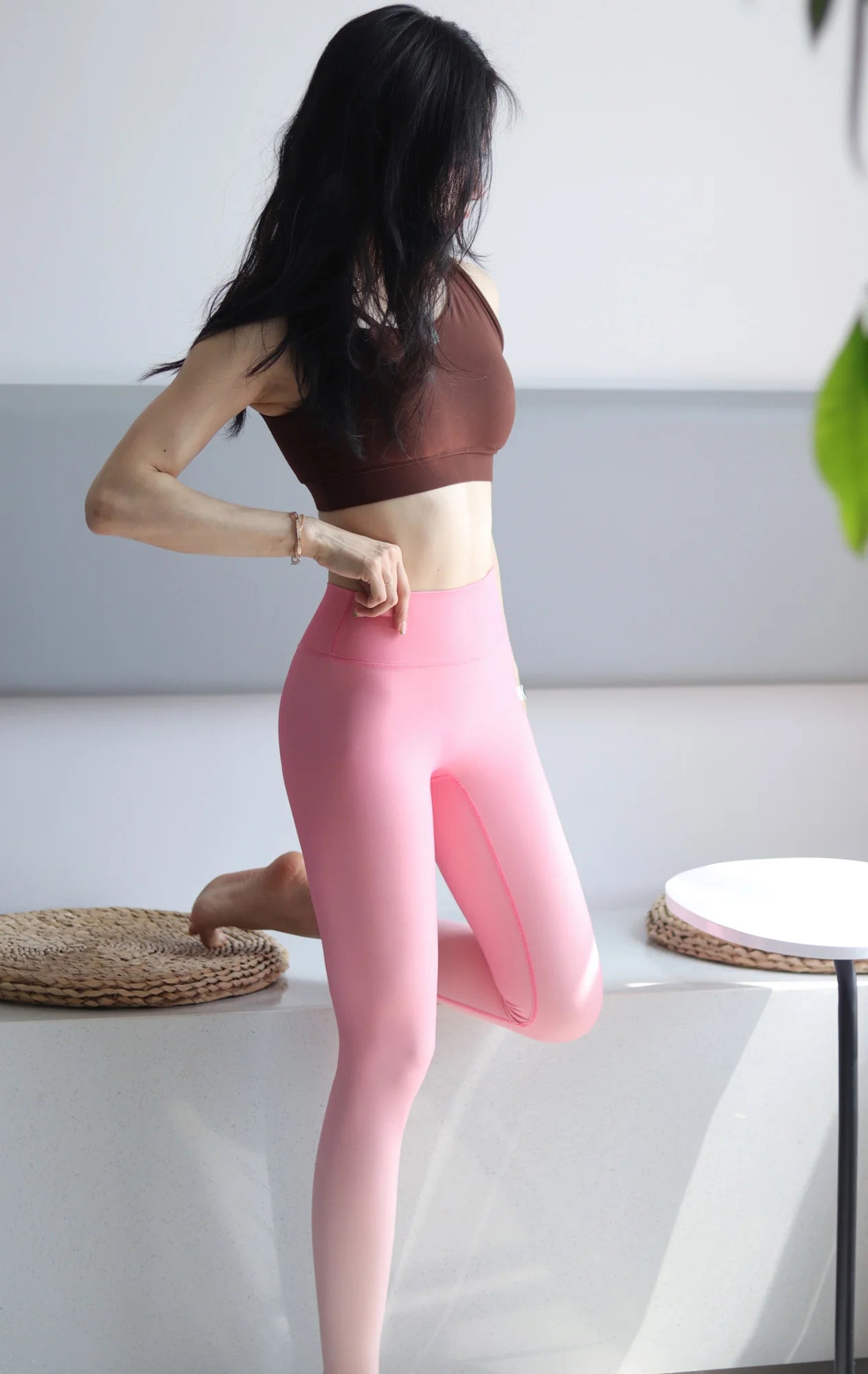Women's Gradient Color Hip Lifting Fitness Pants High Waist Peach Butt Pants Running Sports Stretch Yoga Pants Outdoor Wear