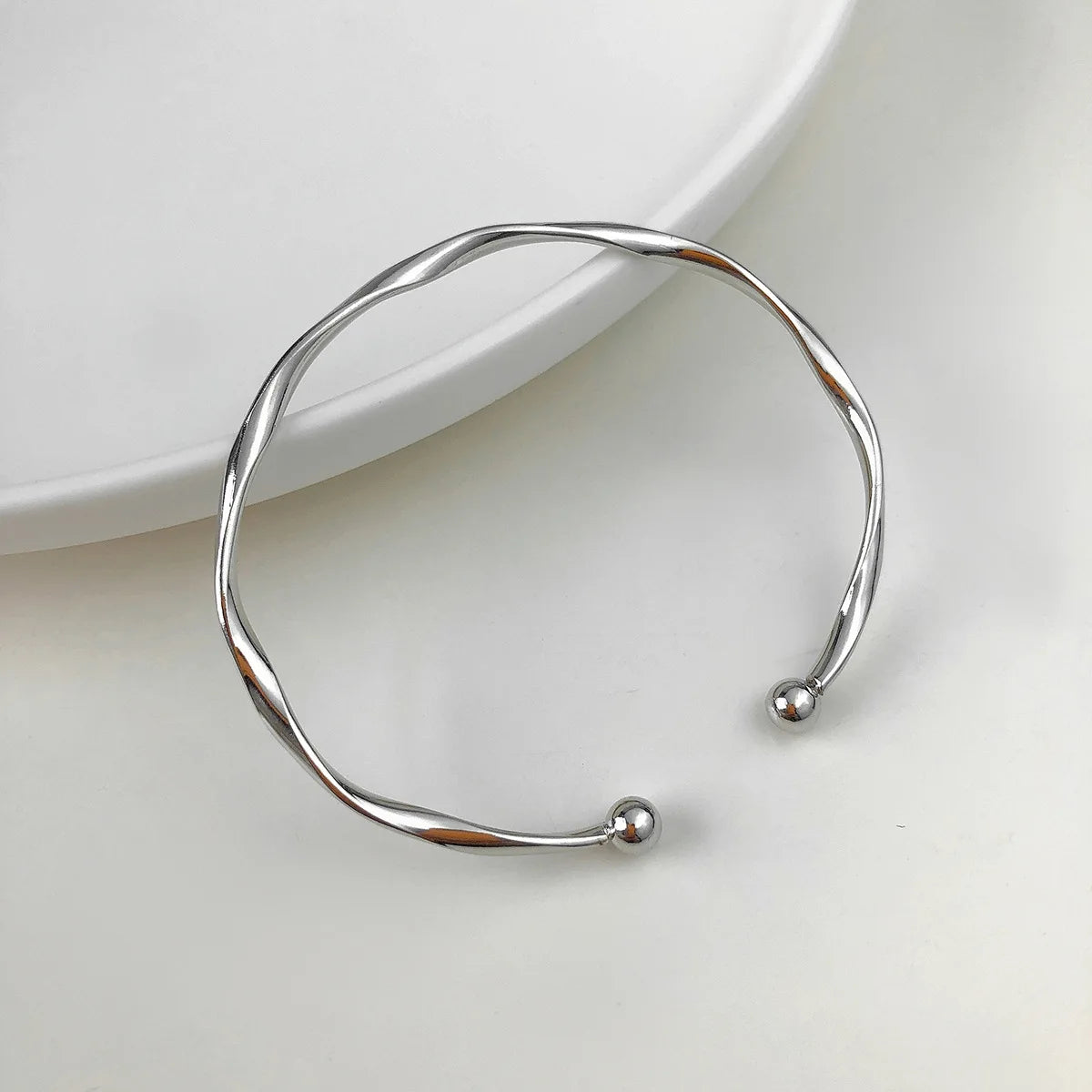Simple Trendy Irregular Mobius Twist Open Cuff Bangle Bracelets For Women Gold Color Adjustable Jewelry Noeud Armband Pulseiras