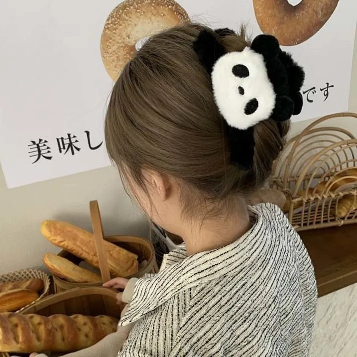 Brooches / Hair Accessories