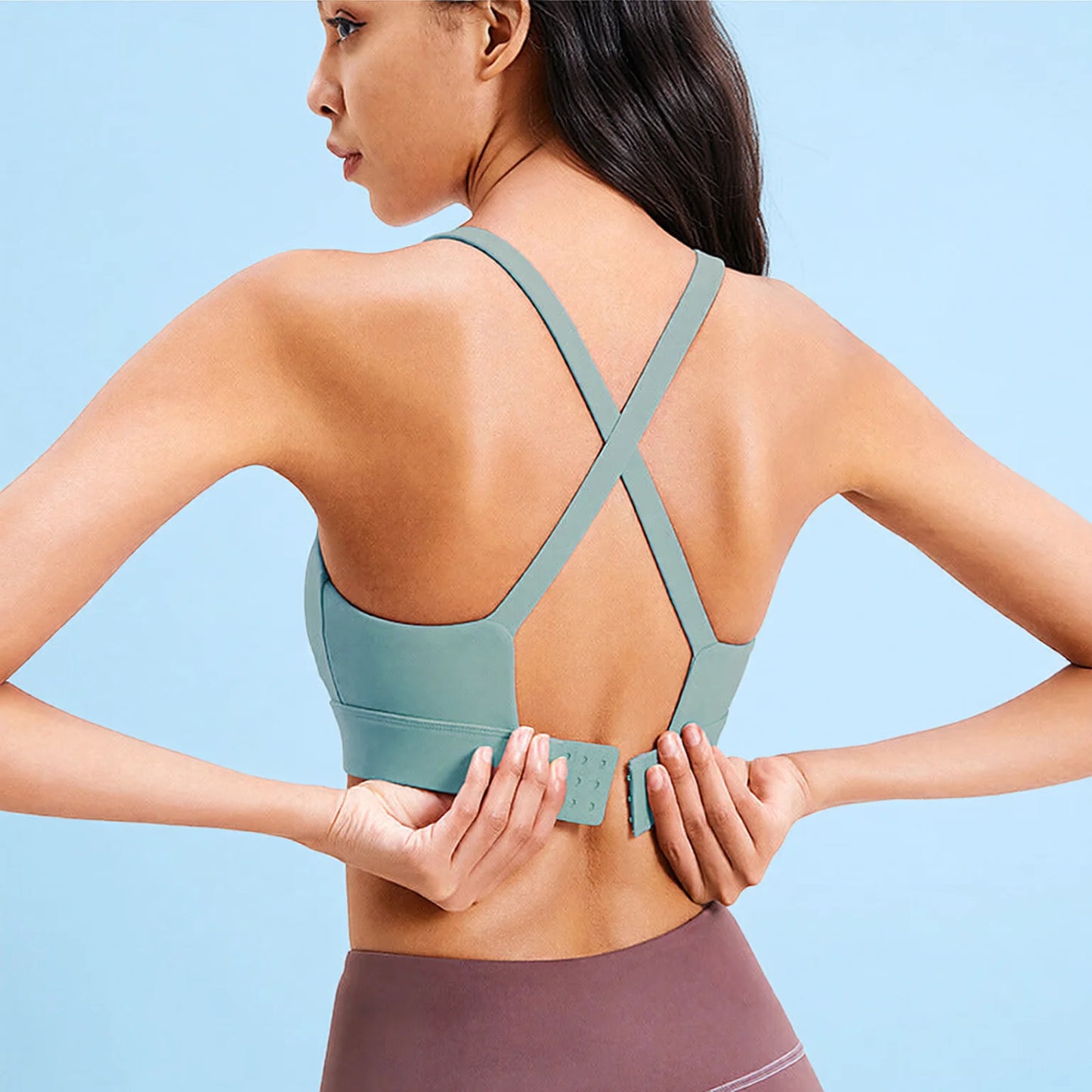 High-Impact Support Sports Bra with Anti-Shock Back Design, Moisture-Wicking and Lifted Bust