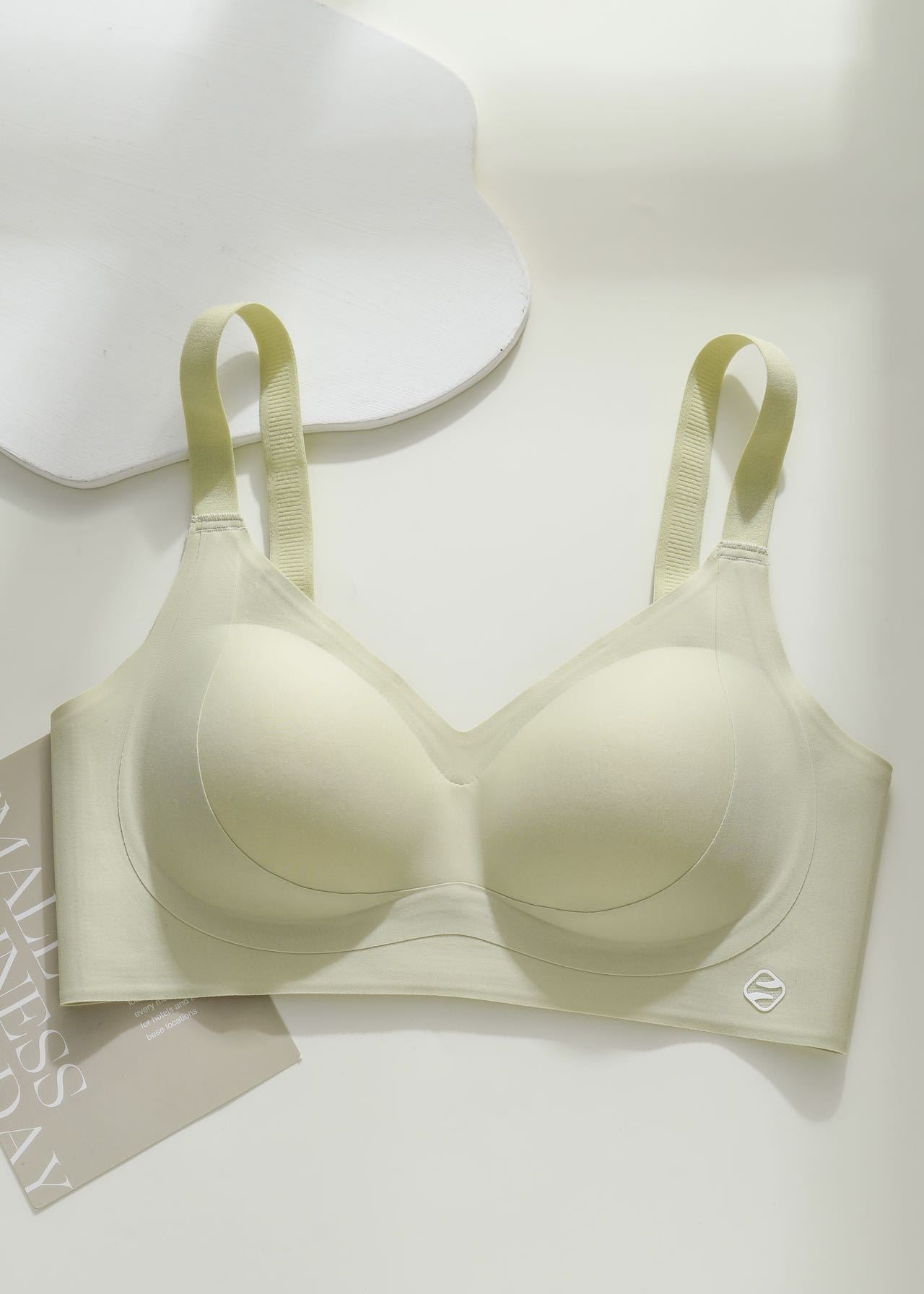 Frameless Jelly Cup Bra with Side Gather Support