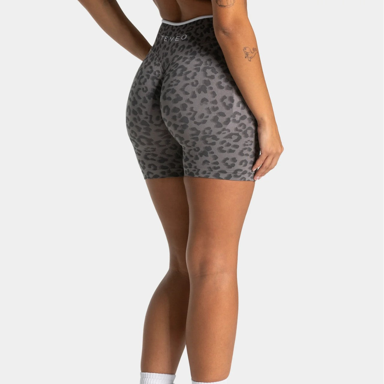 Leopard Print Nylon-Spandex High-Waist Peach Lift Yoga Shorts