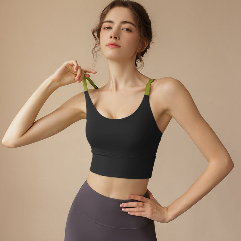 seamless supportive sports bra with wide straps for yoga pilates and training