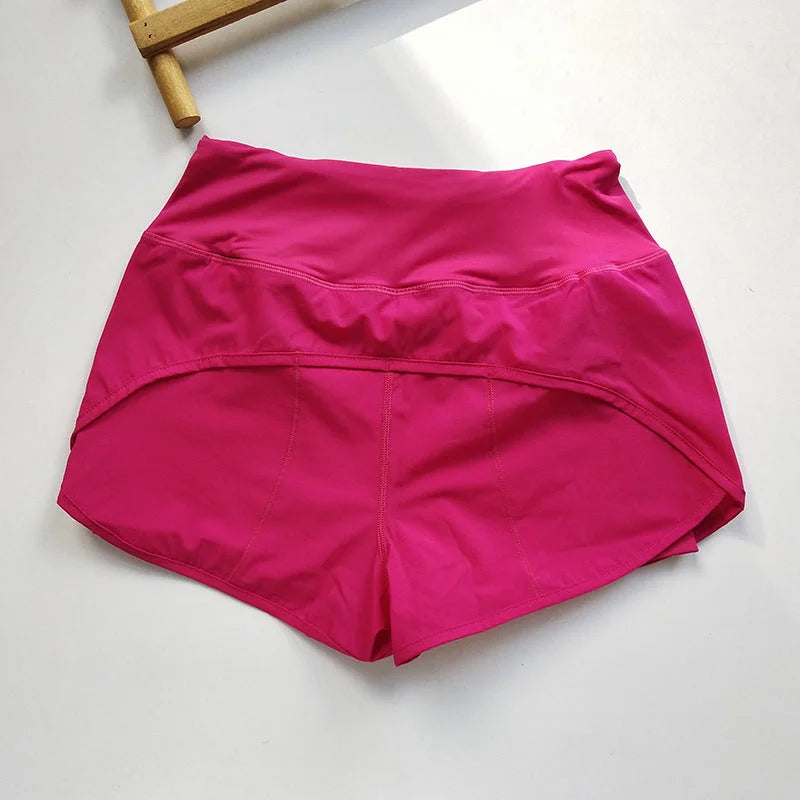 High-waisted shorts with rear pocket, moisture-wicking lining and anti-see-through design for outdoor running, fitness and yoga