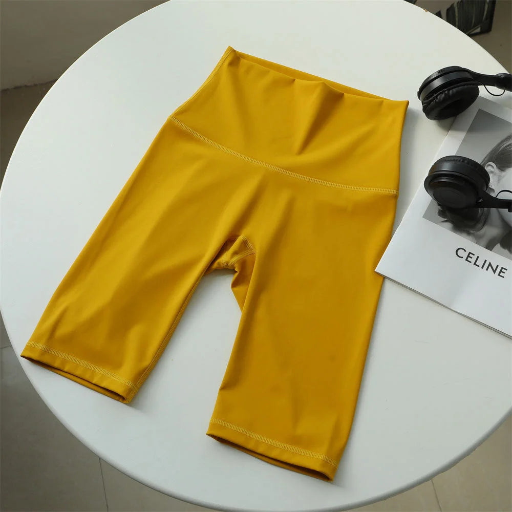 High-waisted five-quarter yoga shorts: sculpting comfort for summer athleisure