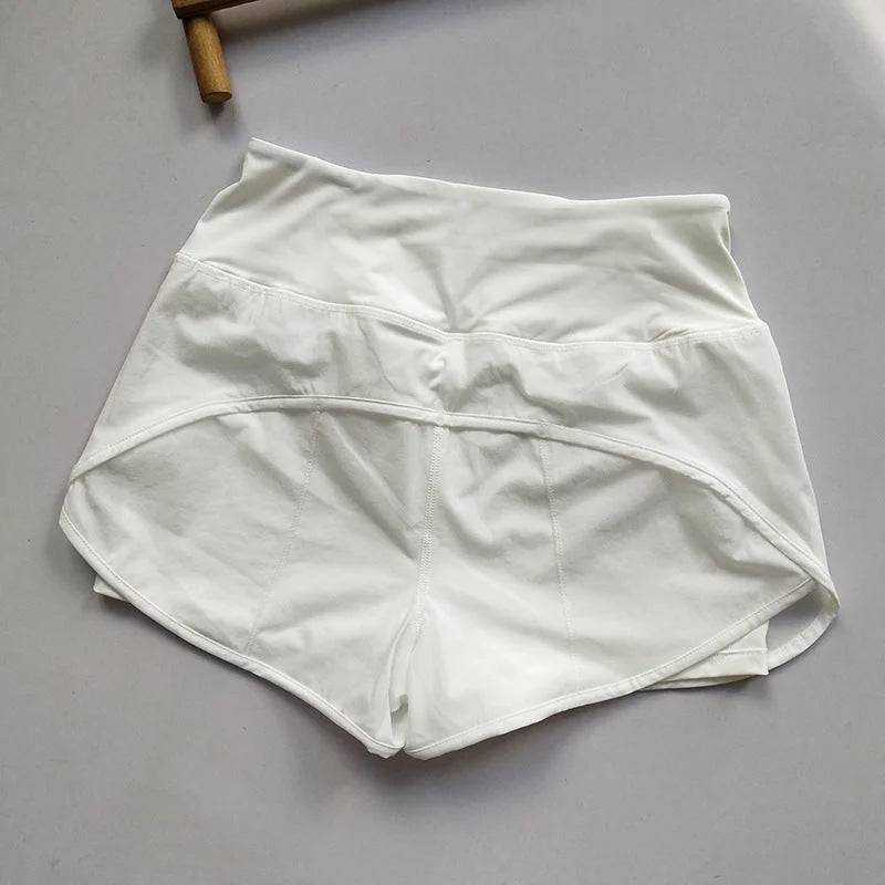 High-waisted shorts with rear pocket, moisture-wicking lining and anti-see-through design for outdoor running, fitness and yoga